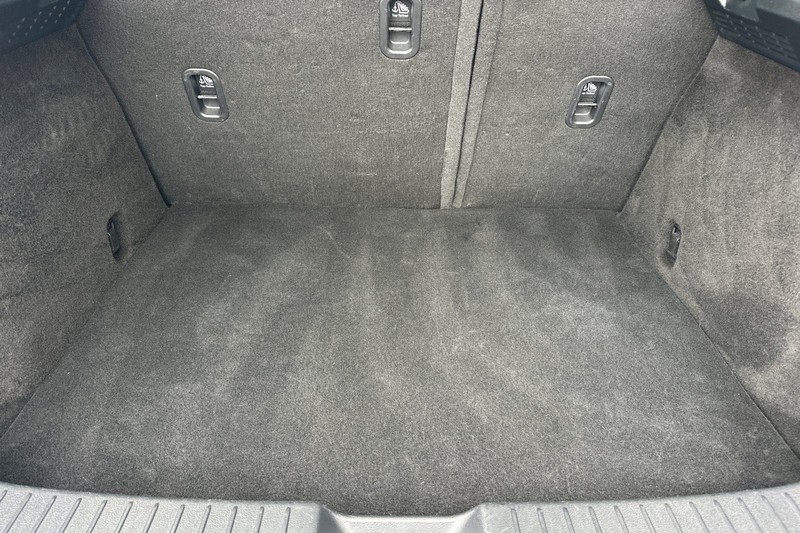 Mazda CX-30 Vehicle Full-screen Gallery Image 15