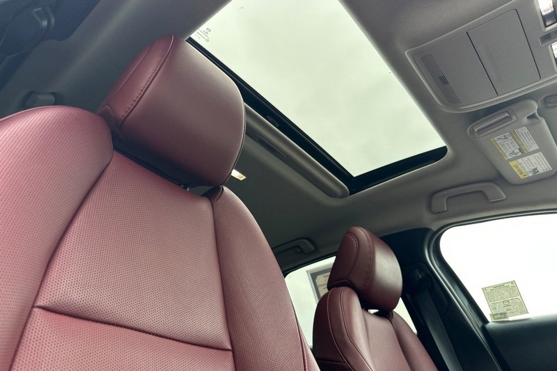 Mazda CX-30 Vehicle Full-screen Gallery Image 17