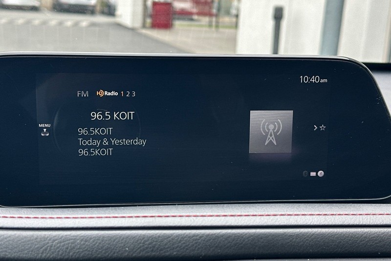 Mazda CX-30 Vehicle Full-screen Gallery Image 18