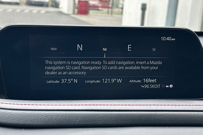 Mazda CX-30 Vehicle Full-screen Gallery Image 19