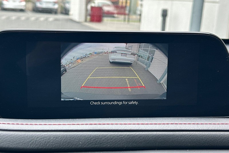 Mazda CX-30 Vehicle Full-screen Gallery Image 20