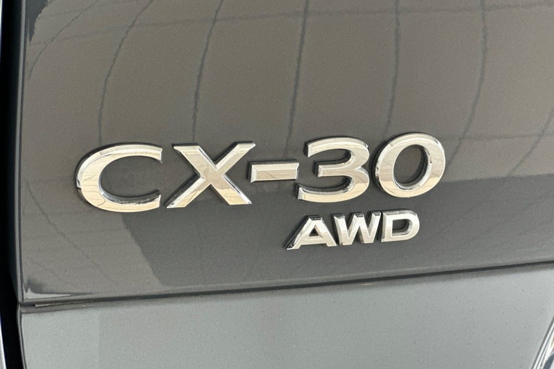 Mazda CX-30 Vehicle Full-screen Gallery Image 28