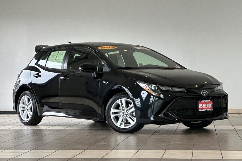 Toyota Corolla Hatchback Vehicle Full-screen Gallery Image 02