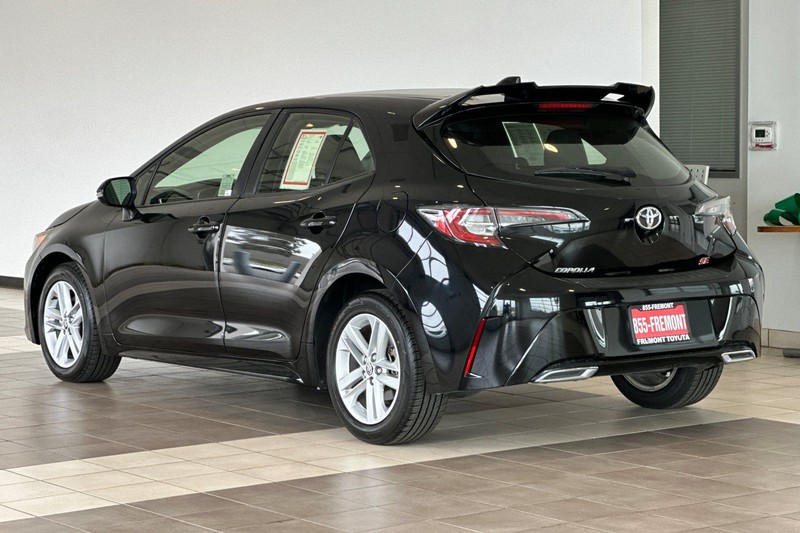 Toyota Corolla Hatchback Vehicle Full-screen Gallery Image 06