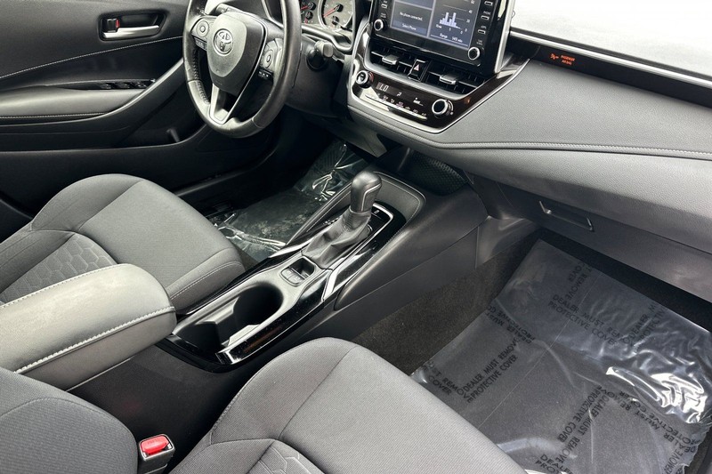 Toyota Corolla Hatchback Vehicle Full-screen Gallery Image 15