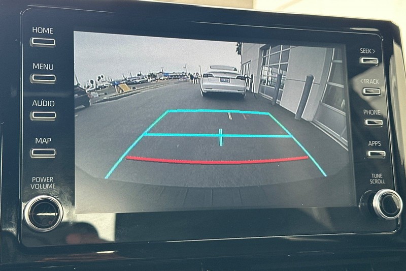 Toyota Corolla Hatchback Vehicle Full-screen Gallery Image 18