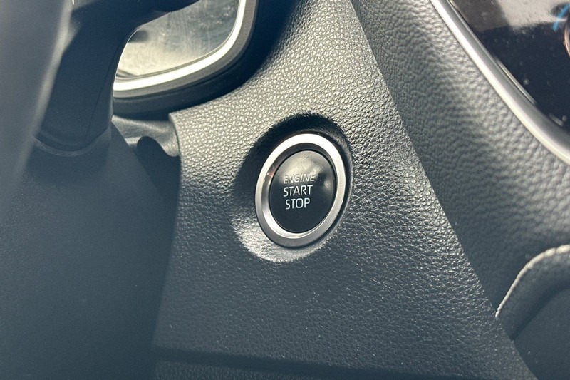 Toyota Corolla Hatchback Vehicle Full-screen Gallery Image 21