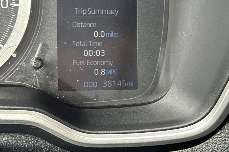 Toyota Corolla Hatchback Vehicle Full-screen Gallery Image 24