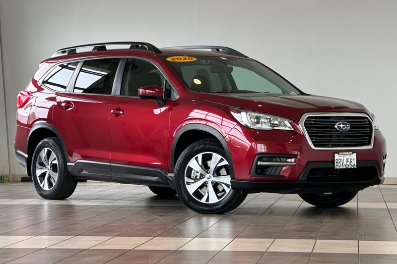 Subaru Ascent Vehicle Full-screen Gallery Image 02