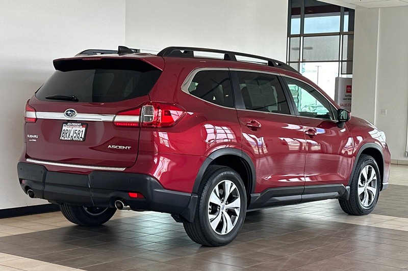 Subaru Ascent Vehicle Full-screen Gallery Image 04