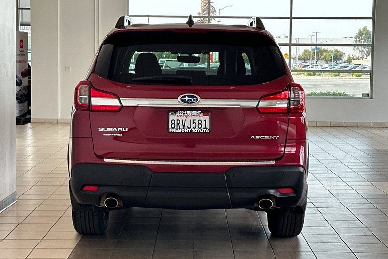 Subaru Ascent Vehicle Full-screen Gallery Image 05