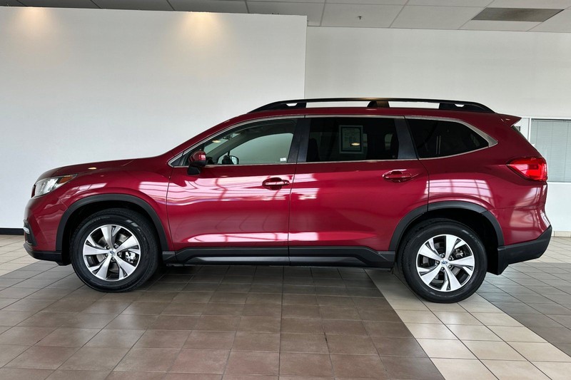 Subaru Ascent Vehicle Full-screen Gallery Image 07