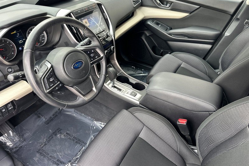 Subaru Ascent Vehicle Full-screen Gallery Image 10