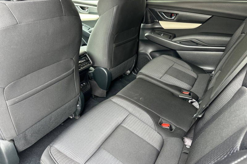 Subaru Ascent Vehicle Full-screen Gallery Image 12