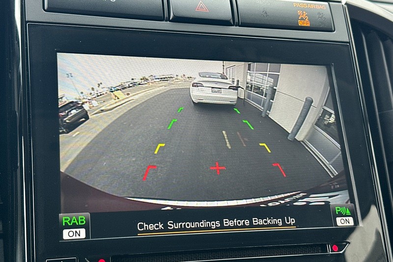 Subaru Ascent Vehicle Full-screen Gallery Image 20