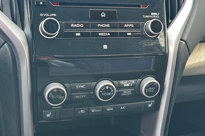 Subaru Ascent Vehicle Full-screen Gallery Image 21