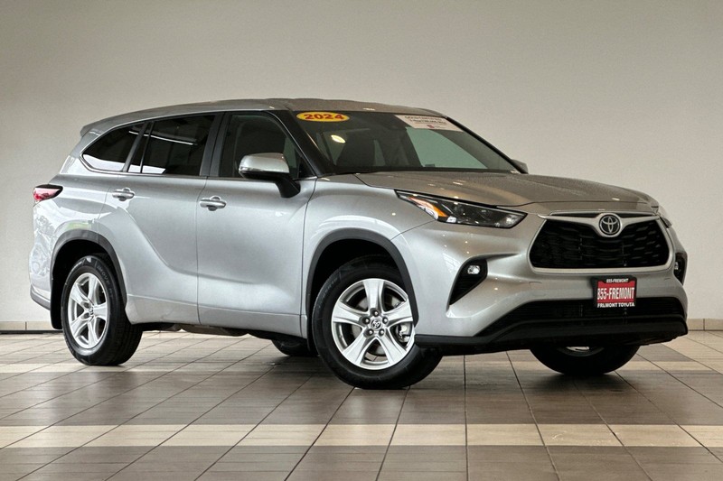 Toyota Highlander Vehicle Full-screen Gallery Image 02