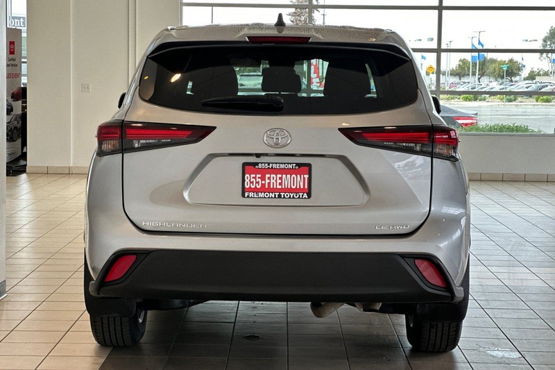 Toyota Highlander Vehicle Full-screen Gallery Image 05