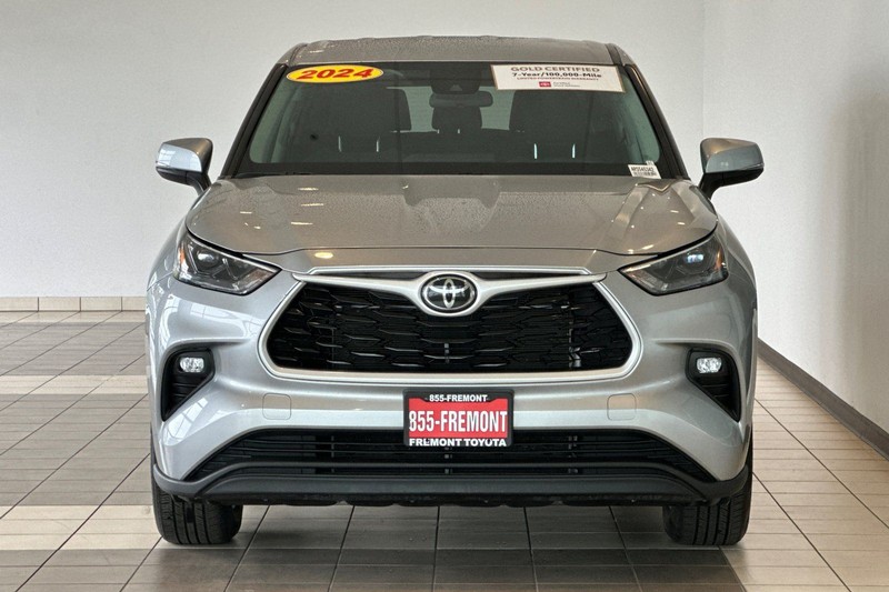 Toyota Highlander Vehicle Full-screen Gallery Image 09