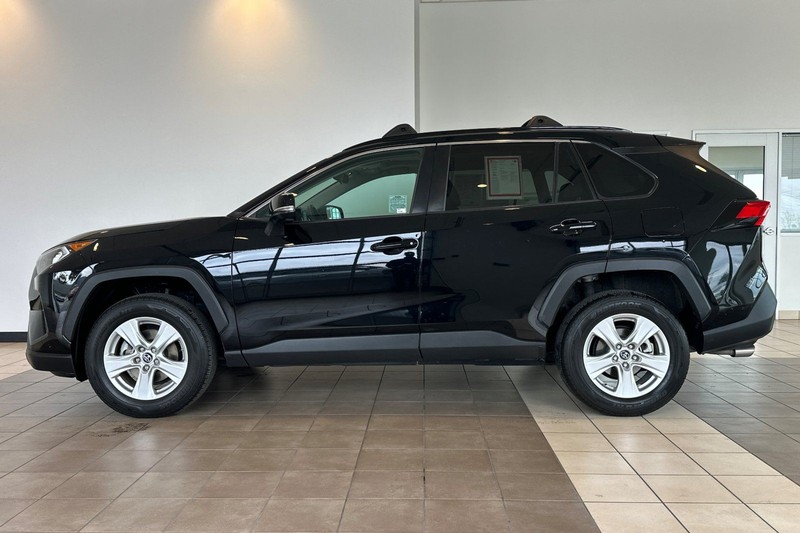 Toyota RAV4 Vehicle Full-screen Gallery Image 07