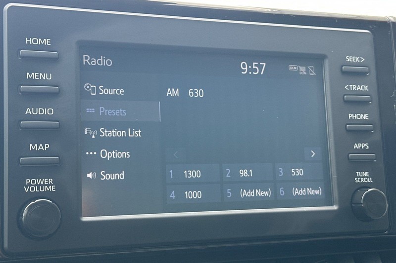 Toyota RAV4 Vehicle Full-screen Gallery Image 18