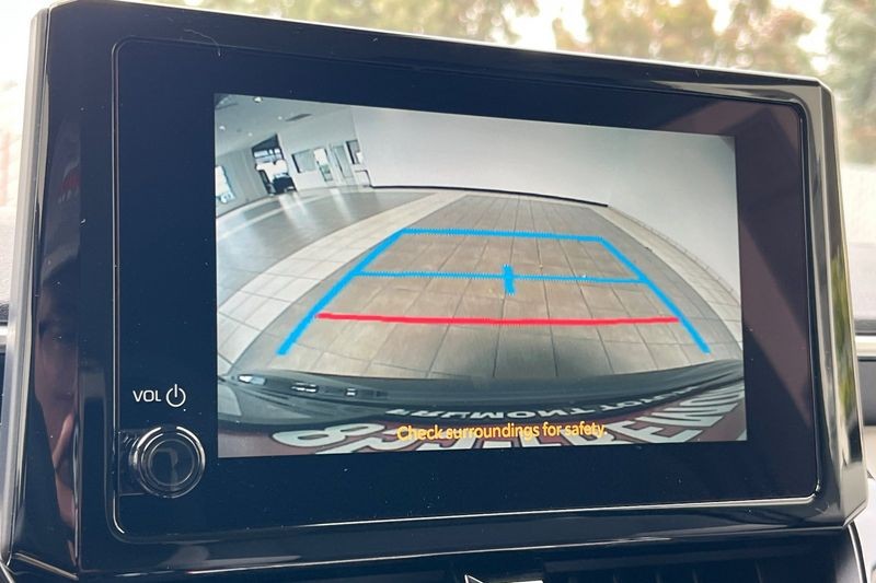 Toyota Corolla Hybrid Vehicle Full-screen Gallery Image 16