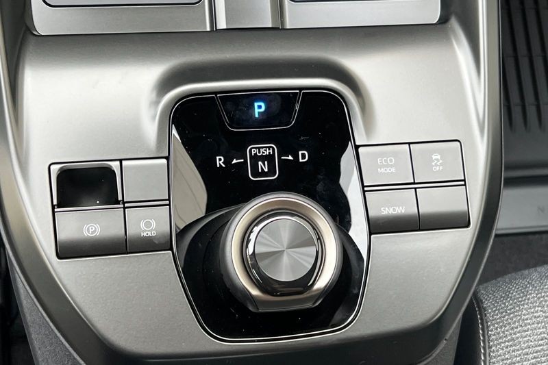 Toyota bZ Vehicle Full-screen Gallery Image 19