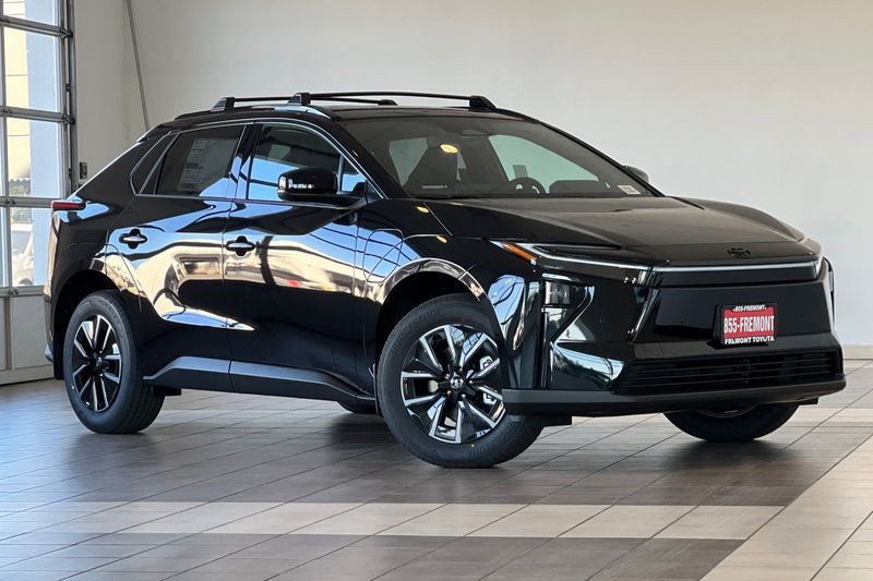 Toyota bZ Vehicle Full-screen Gallery Image 02