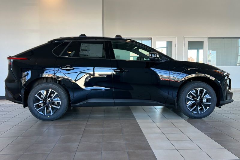 Toyota bZ Vehicle Full-screen Gallery Image 04