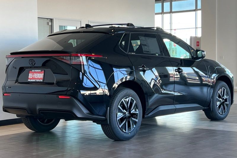 Toyota bZ Vehicle Full-screen Gallery Image 05