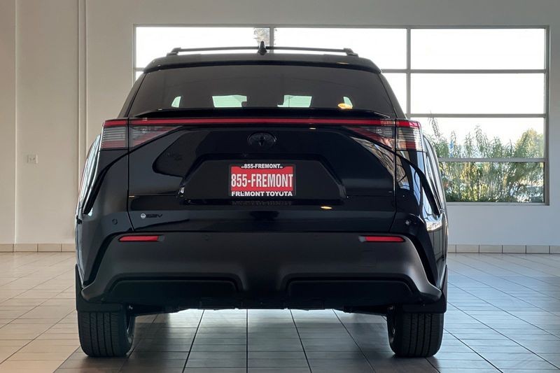 Toyota bZ Vehicle Full-screen Gallery Image 06