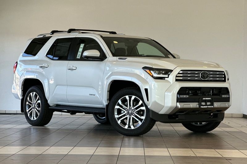 Toyota 4Runner i-FORCE MAX Hybrid Vehicle Full-screen Gallery Image 02