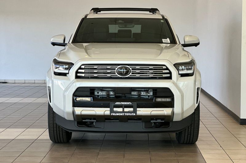 Toyota 4Runner i-FORCE MAX Hybrid Vehicle Full-screen Gallery Image 03