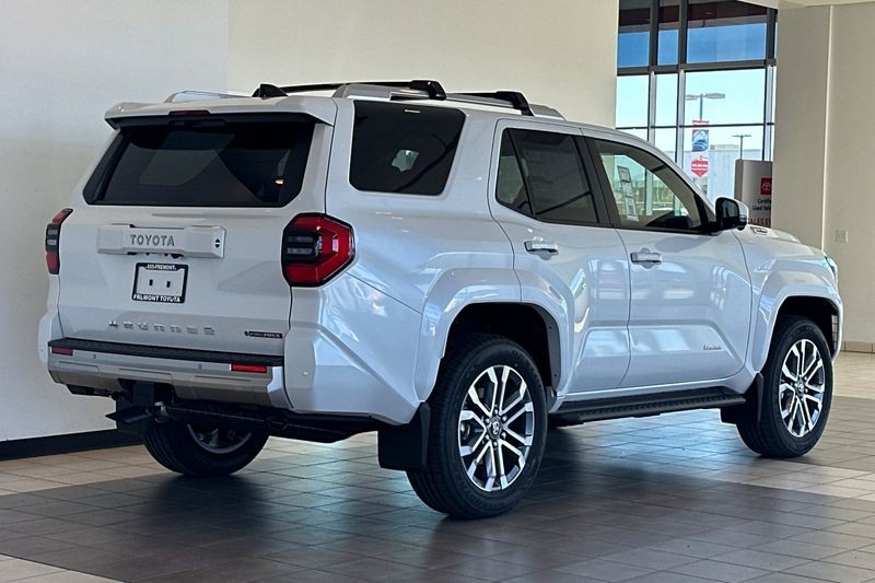 Toyota 4Runner i-FORCE MAX Hybrid Vehicle Full-screen Gallery Image 05
