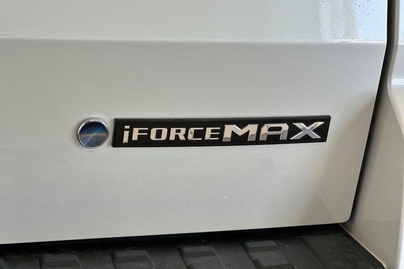 Toyota 4Runner i-FORCE MAX Hybrid Vehicle Full-screen Gallery Image 07