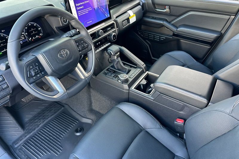 Toyota 4Runner i-FORCE MAX Hybrid Vehicle Full-screen Gallery Image 08