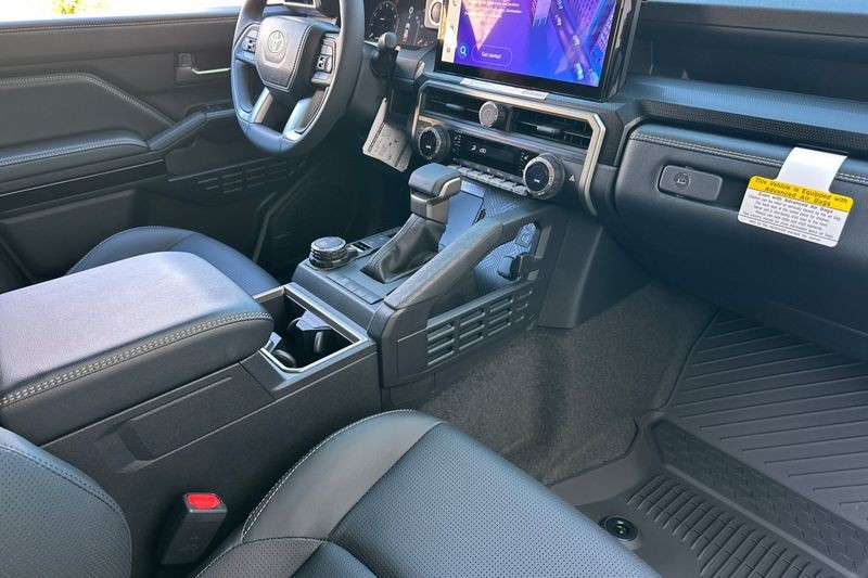 Toyota 4Runner i-FORCE MAX Hybrid Vehicle Full-screen Gallery Image 14