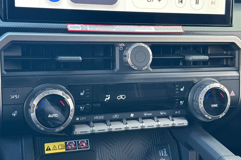 Toyota 4Runner i-FORCE MAX Hybrid Vehicle Full-screen Gallery Image 19