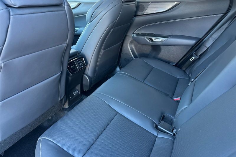 Lexus NX Vehicle Full-screen Gallery Image 12