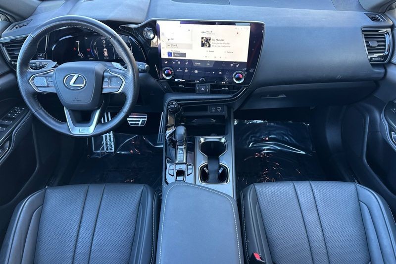 Lexus NX Vehicle Full-screen Gallery Image 13