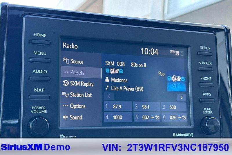Toyota RAV4 Vehicle Full-screen Gallery Image 28
