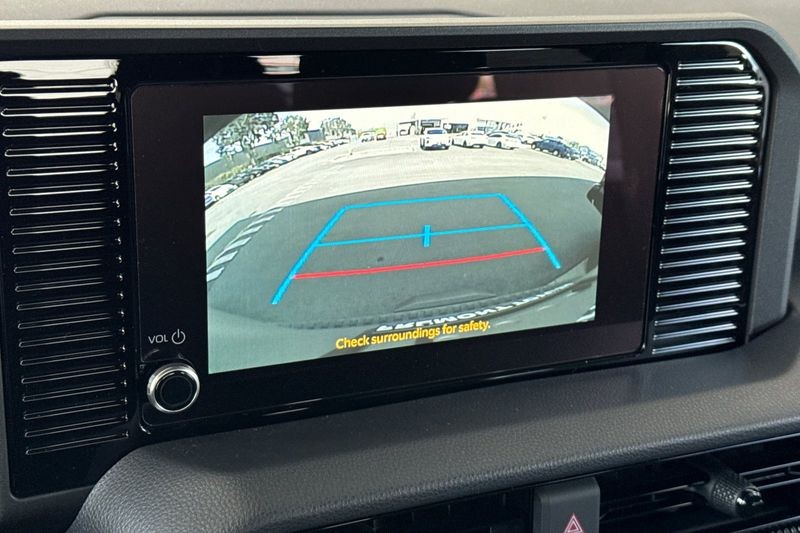 Toyota Land Cruiser Vehicle Full-screen Gallery Image 17