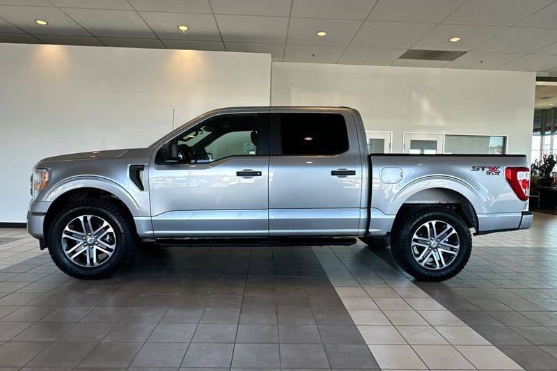Ford F-150 Vehicle Full-screen Gallery Image 07