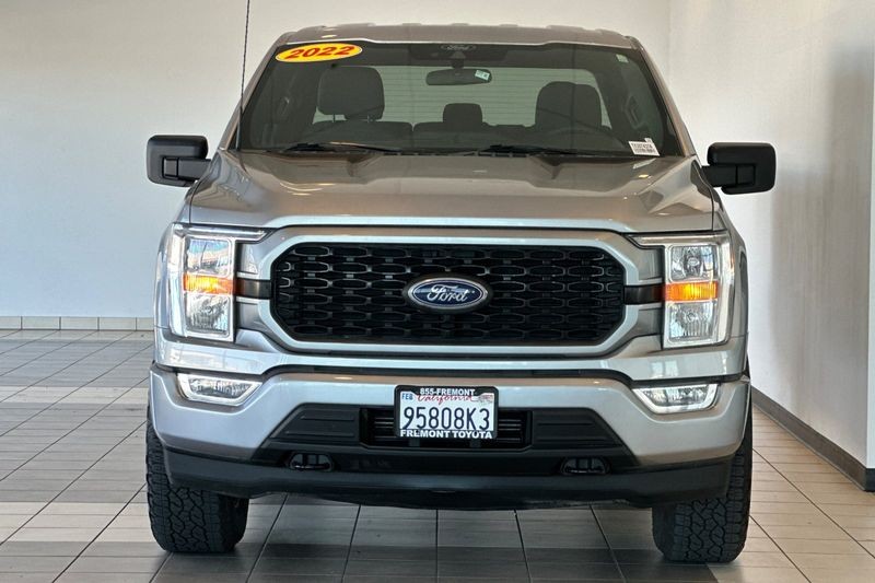 Ford F-150 Vehicle Full-screen Gallery Image 09