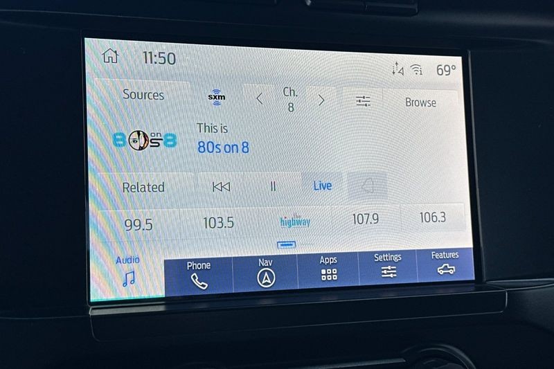 Ford F-150 Vehicle Full-screen Gallery Image 17