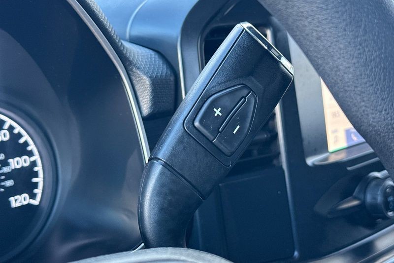 Ford F-150 Vehicle Full-screen Gallery Image 21