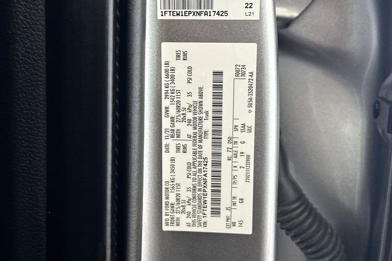 Ford F-150 Vehicle Full-screen Gallery Image 28