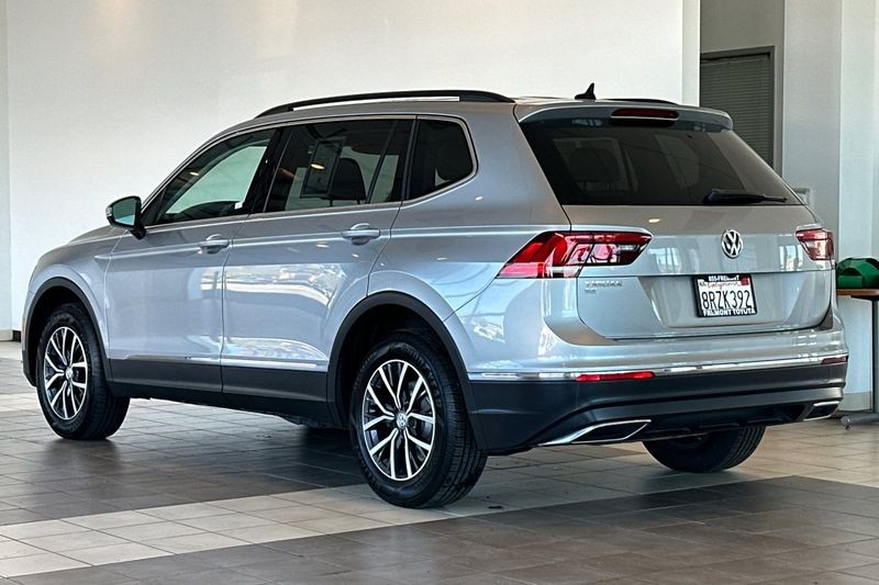 Volkswagen Tiguan Vehicle Full-screen Gallery Image 06