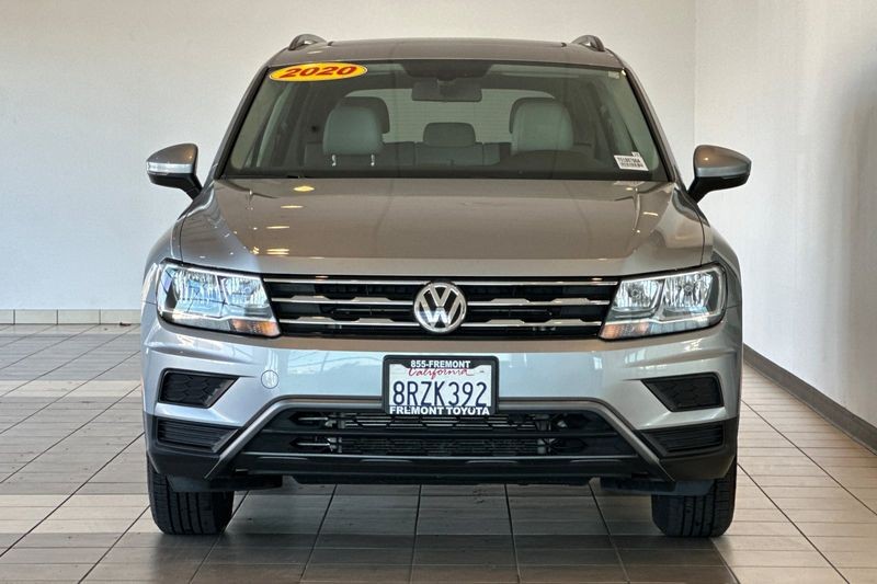 Volkswagen Tiguan Vehicle Full-screen Gallery Image 09