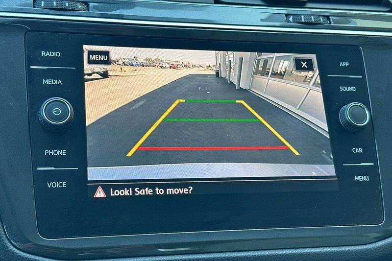 Volkswagen Tiguan Vehicle Full-screen Gallery Image 20